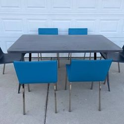 Quality Modern Heavy Duty Sleek Metal Dinning Table with Chairs
