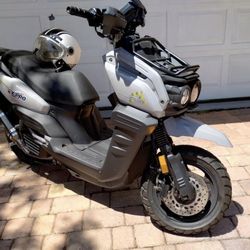 150cc Gasoline Powered Scooter Xpro 
