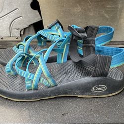 Chacos Women’s Teal Blue Sport Sandals Size W7 are good condition, there is no stains,marked or damaged to these beautiful women’s outdoor hiking spor