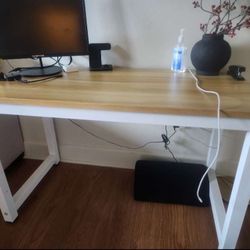 Gaming Chair+ Work Desk+ 27 Inch Monitor Great Condition