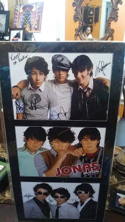 Jonas brothers sign pics