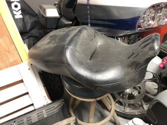 Stock Harley seat came off 2011 road glide