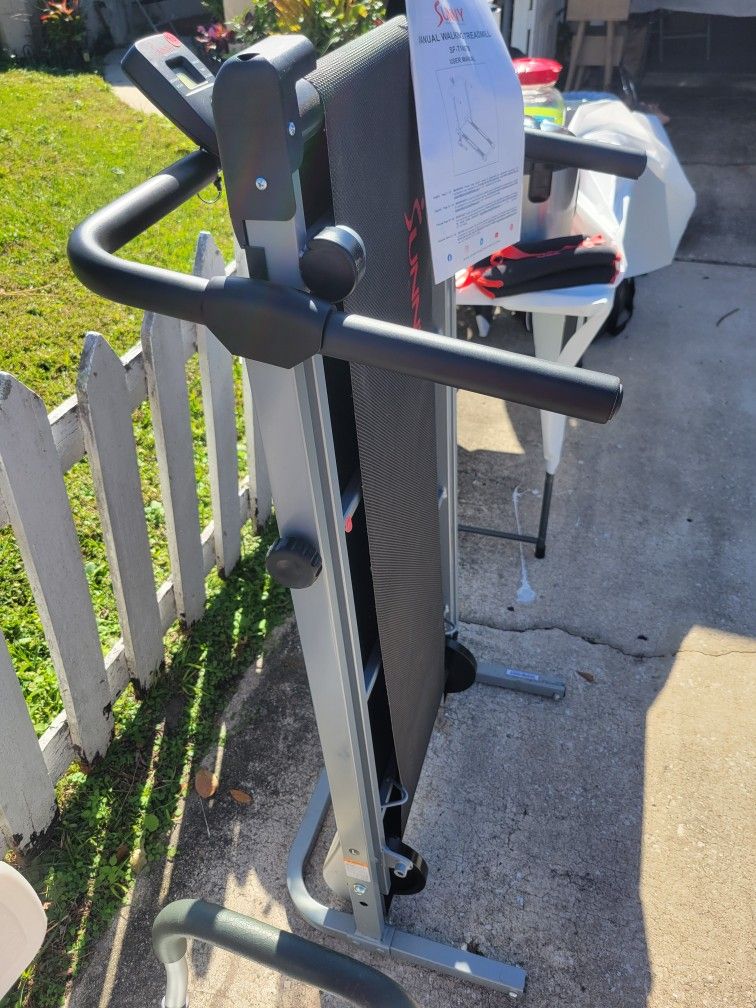 Sunny Health & Fitness manual walking treadmill