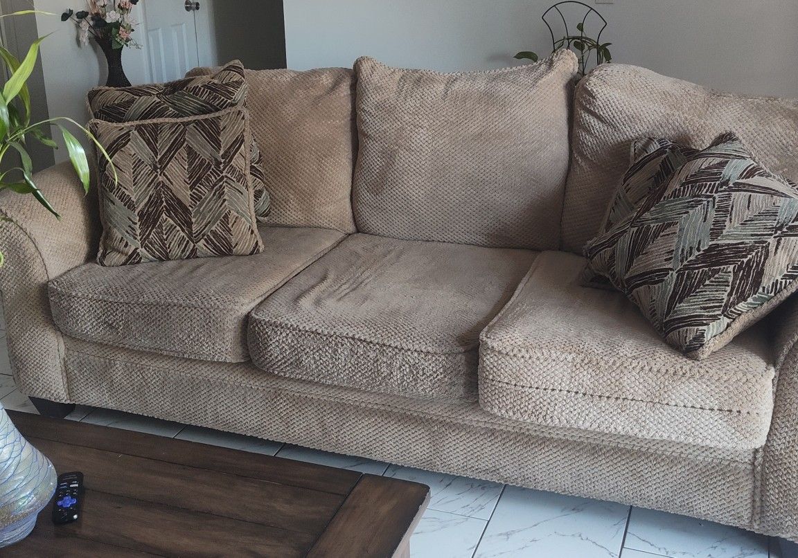Nice Sofa Set And Tables