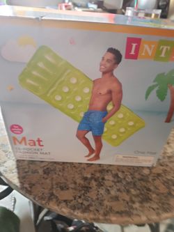 Intex 18-Pocket Fashion Inflatable Pool Mat