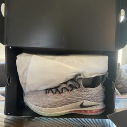 lebron xv low