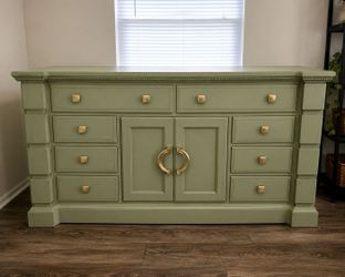 Dresser