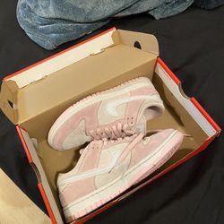 Dunk Low “Pink Foam” Size 8W