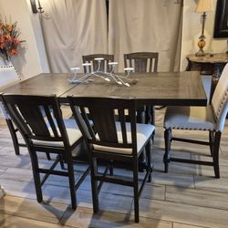 Beautiful High Table W/6 Bar Stools All In Good Condition 