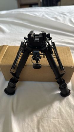 Retractable bipod