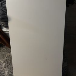 Linnmon IKEA white table with 4 legs