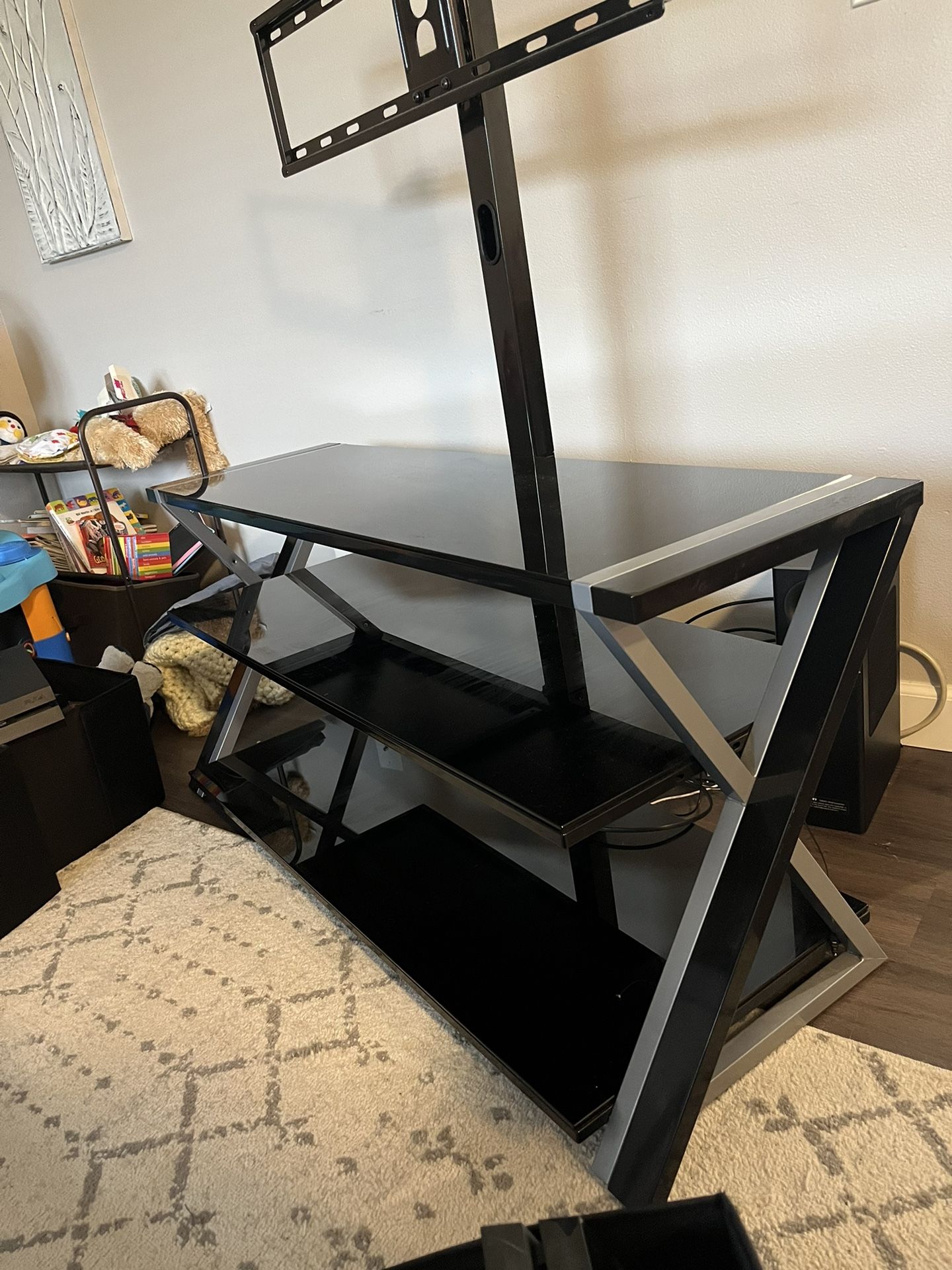 Tv Stand With WORKING LG Tv That Mounts On To Stand And Remote
