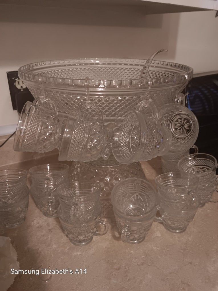 VINTAGE WEXFORD DOUBLE PUNCH BOWL PEDESTAL SET