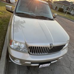 2004 Lincoln Navigator