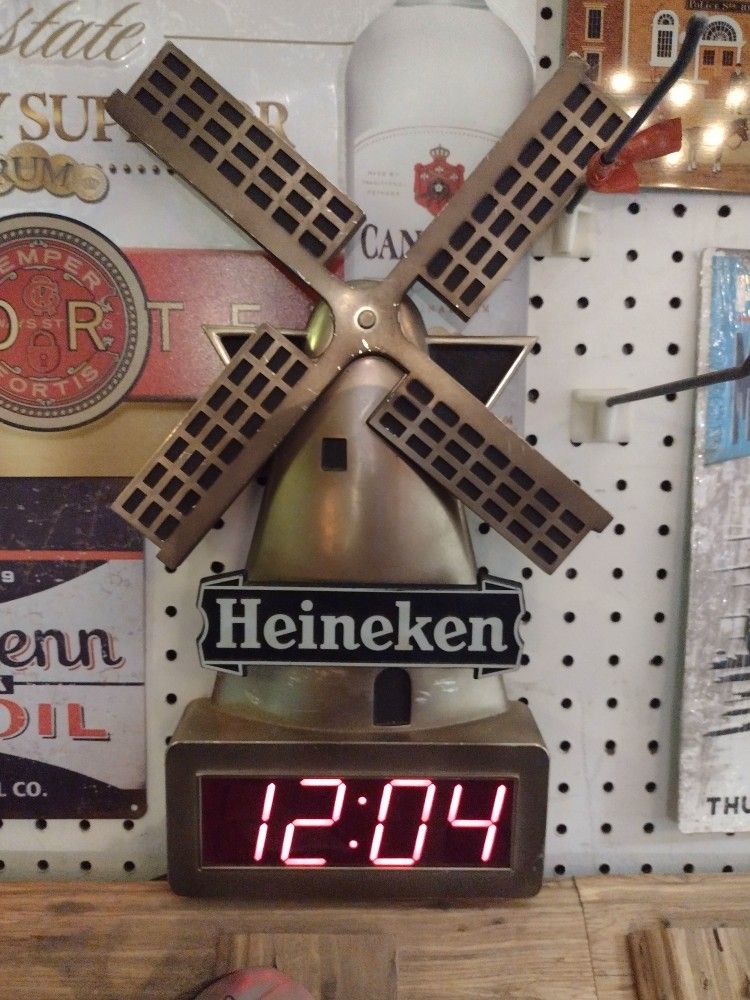Vintage Heineken Clock