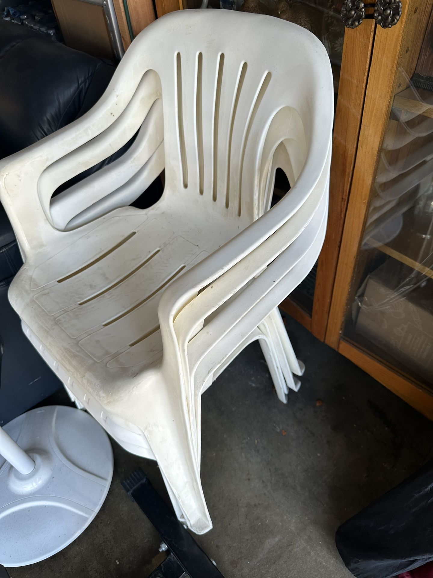 4 pieces plastic chair