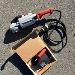 Milwaukee Heavy Duty Grinder