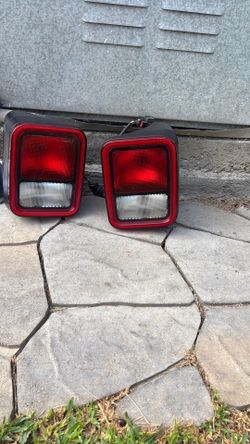 Jeep Gladiator 2021 rear lights