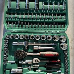 94 Piece Tool Set