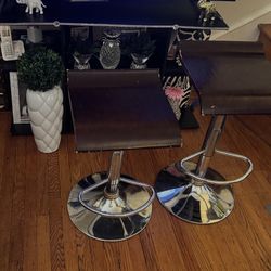 Wood hydraulic Bar Stools (2)