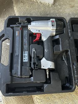 18-Gauge Pneumatic Brad Nailer Kit