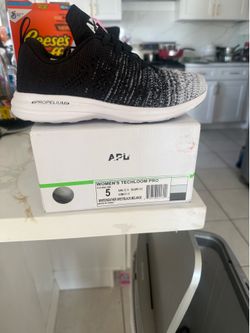 APL shoes