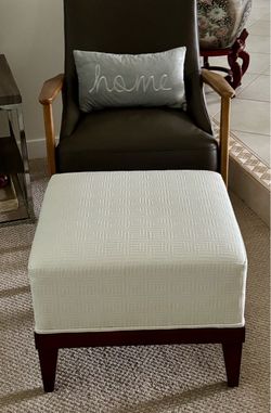 22”  Vanguard White Textured Vinyl Ottoman with Wood Base
