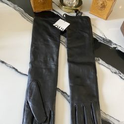 Black Leather Gloves 