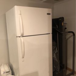 Frigidaire Refrigerator Freezer - White, Needs Freon