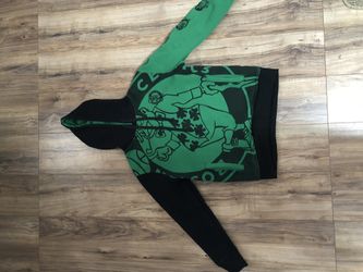 Boston Celtics sweater size medium great condition