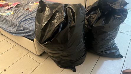 Ropa de mujer y nina y nino