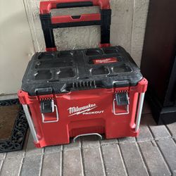 Milwaukee pack out