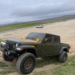 2023 Jeep Gladiator
