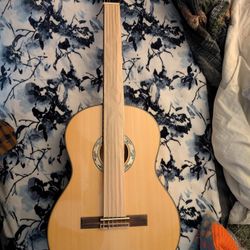 BRAND NEW Classical Guitar – Great gift
