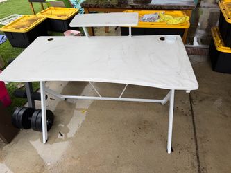 Office workstation computer desk