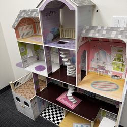 Doll House Must Sell ASAP