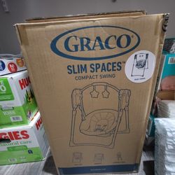 Graco Slim Spaces Compact Swing