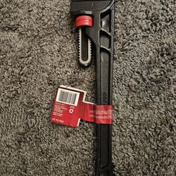 Husky heavy duty pipe wrench
