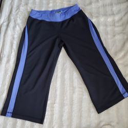 TEK GEAR~ BLACK & LILAC BLUE STRIPED RELAXED FIT ATHLETICCAPRIS! 