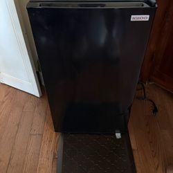 Igloo Mini Fridge 