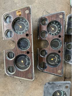 67-72 Chevrolet woodgrain bezel