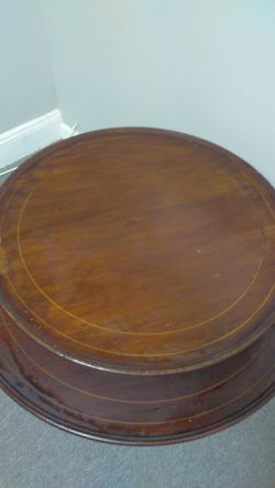 Antique antique table spins around