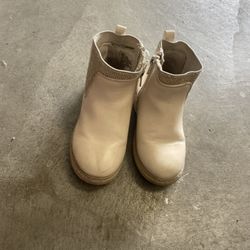 White Little Girl Boots 