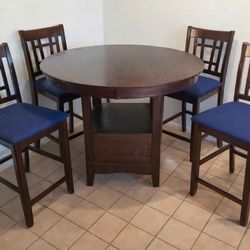 Counter height dining set, table and 4
chairs