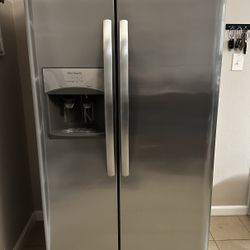 Fridgidaire Fridge 
