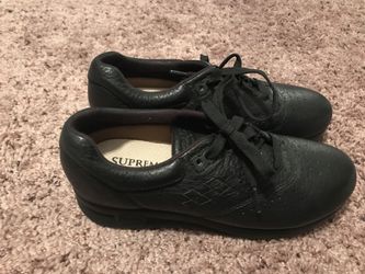 Brand new nursing shoes size 7