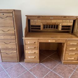 Solid Oak Desk In Excellent Condition.