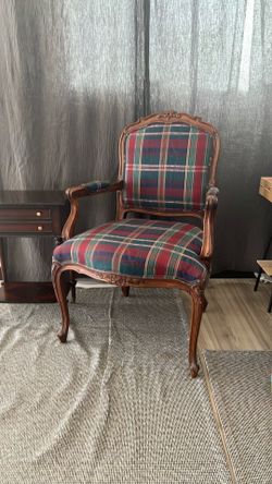 Ethan Allen Arm Chair w/ Bonus Side Table