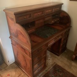 Free!! Roll Top Desk