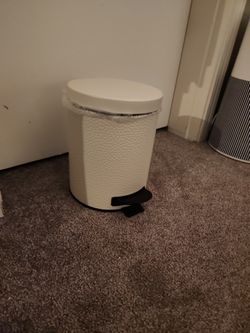 Mini Trash Can